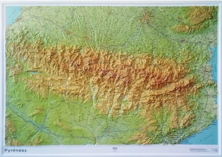 Favoriet Pyreneeën | ingelijste reliëfkaart (driedimensionaal) 1:375.000