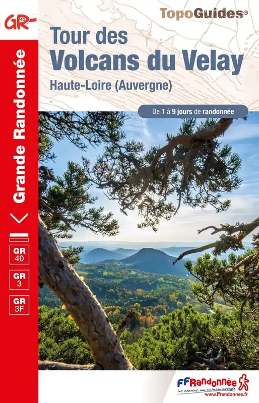TG-425 Tour des Volcans du Velay | wandelgids GR40 Nu Kopen