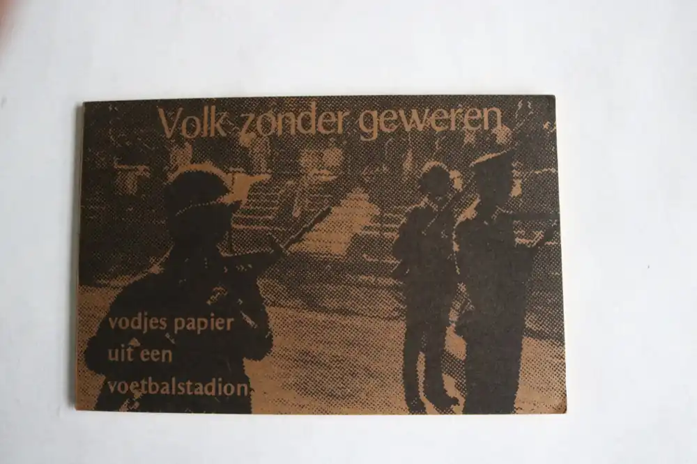 Volk zonder geweren - Koos Koster Betrouwbaar