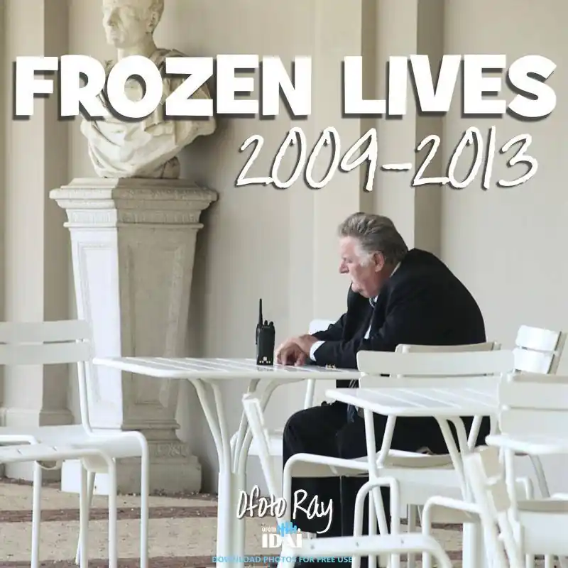 Flitsaanbieding FROZEN LIVES / 1st Edition