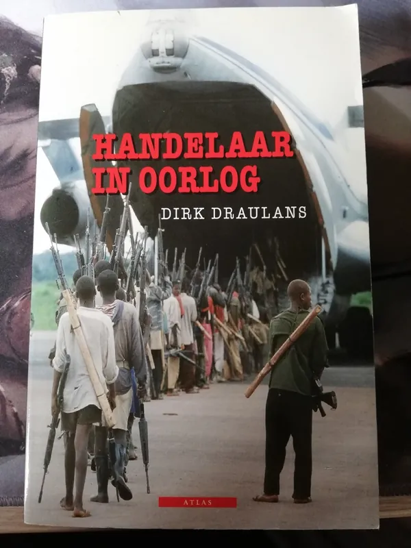 Dagaanbieding Handelaar in oorlog - Dirk Draulans