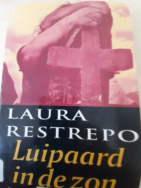 Direct Beschikbaar Luipaard in de zon - Laura Restrepo